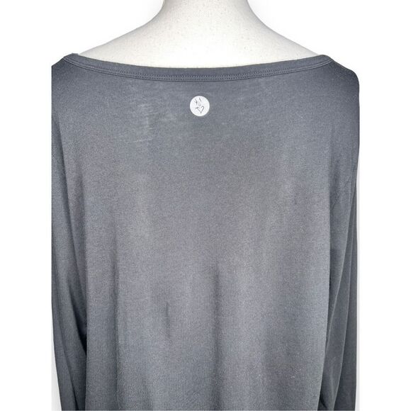 Torrid Active Women's Plus Size 2 2X Black Twist
Hem long sleeve top Shirt - Picture 5 of 8